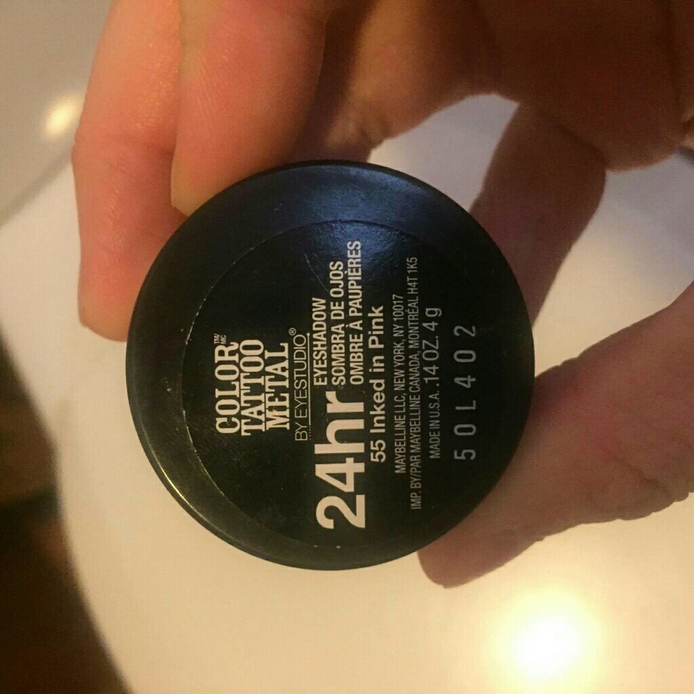 Color tatoo cream eyeshadow