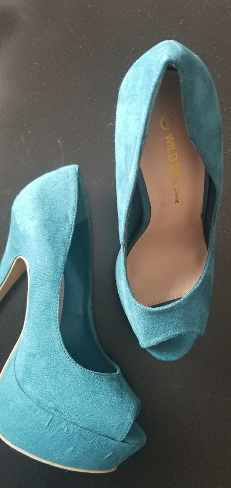 Wild Diva Turquoise Suede Pump