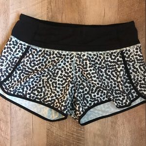 Lululemon shorts size 6