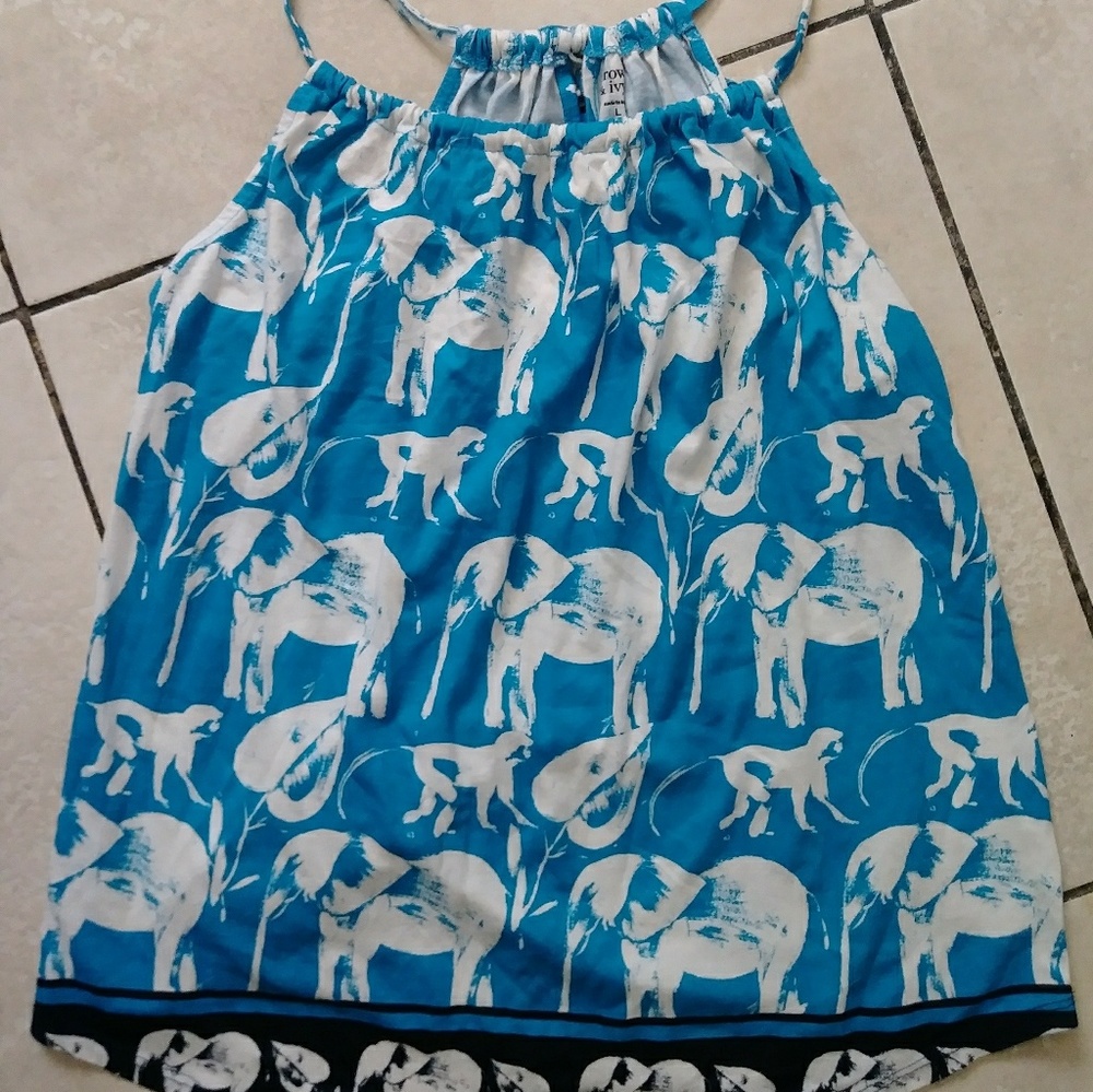 Crown & Ivy Elephant top nwot