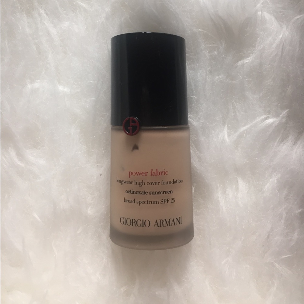 Giorgio Armani Power Fabric foundation