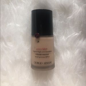 Giorgio Armani Power Fabric foundation