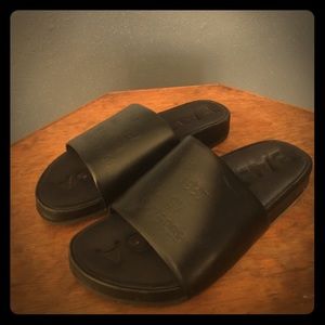 Balenciaga leather pool slides