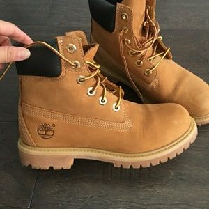 Timberland wheat classic size 6M