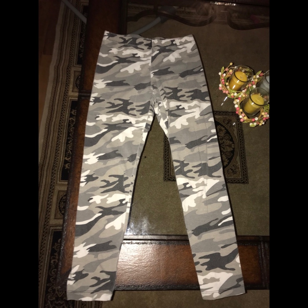 Rue 21 camouflage leggings