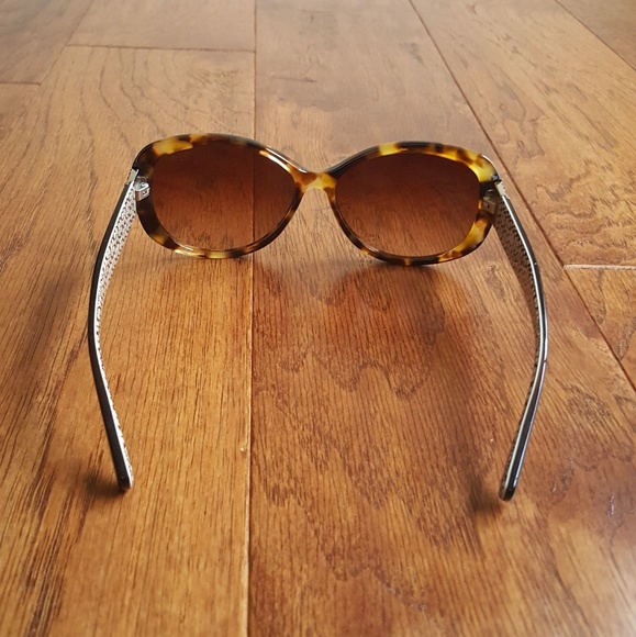 🎉SOLD🎉Coach "Keri" Sunglasses - Picture 4 of 7