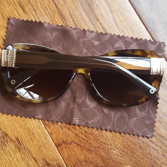 🎉SOLD🎉Coach "Keri" Sunglasses - Picture 3 of 7