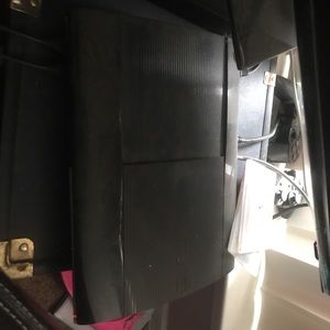 Playstation 3 500gb barely used