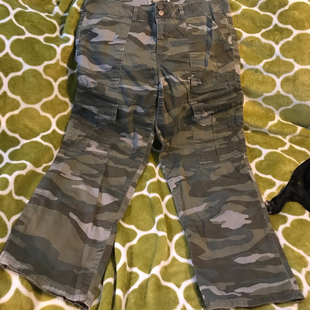 Democracy Cargo Camouflage Pants size 12