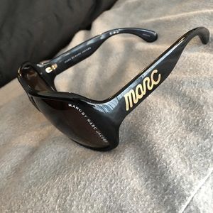 Marc by Marc Jacobs Sunglasses - Super Chic 😎