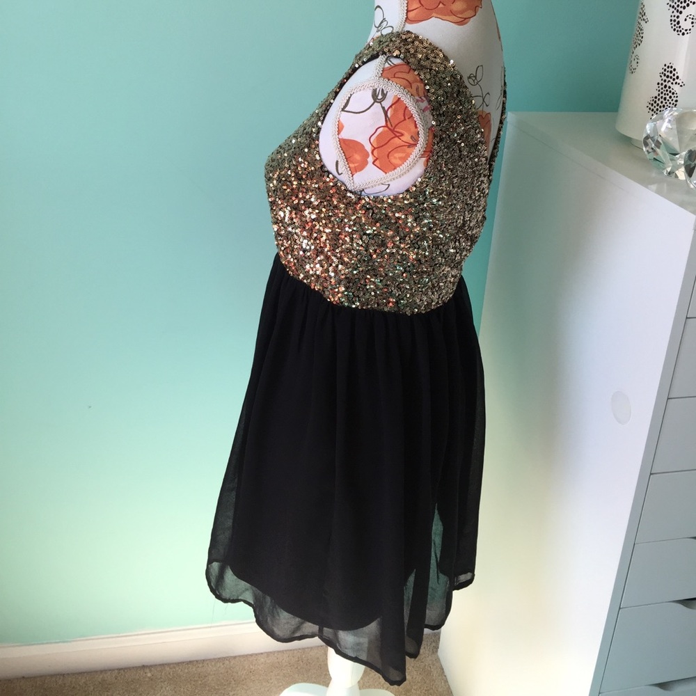 凌 Pinky sparkle dress: Size small - Picture 5 of 8
