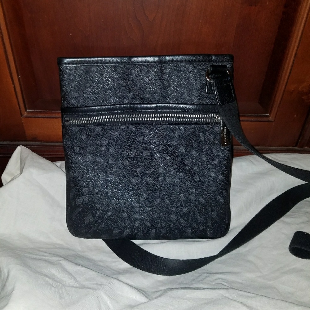 Michael Kors Jet Set Crossbody Bag