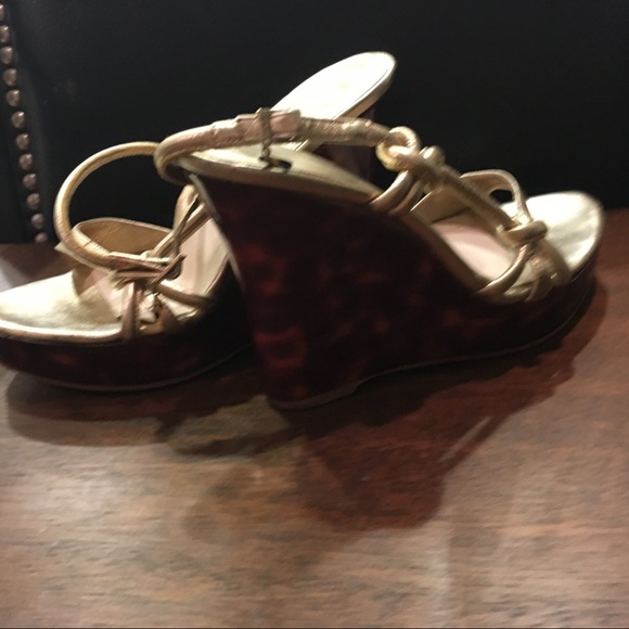 DIOR gold & tortoise wedges - Picture 3 of 8