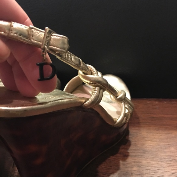DIOR gold & tortoise wedges - Picture 6 of 8