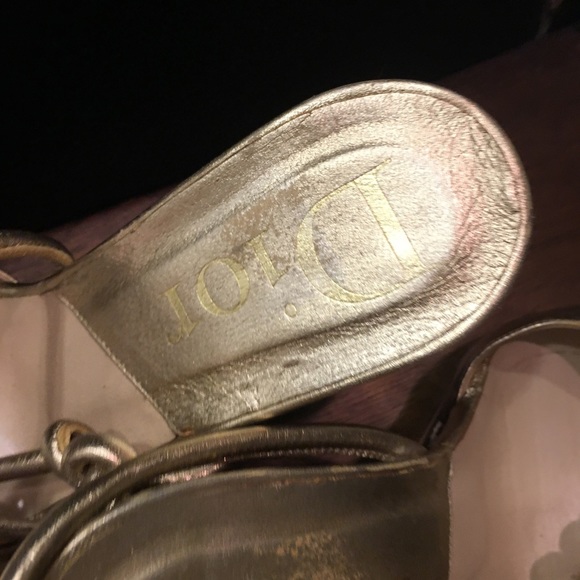 DIOR gold & tortoise wedges - Picture 7 of 8