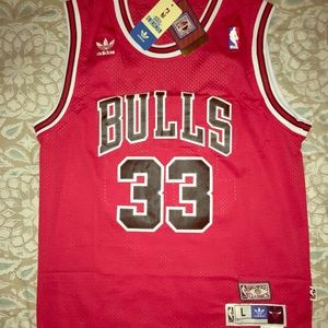 Throwback Scottie Pippen jersey