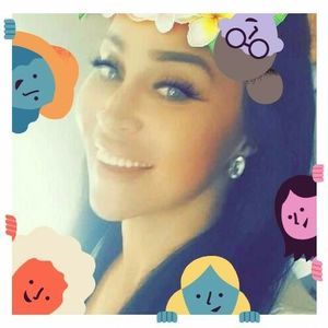 Meet your Posher, Crystal