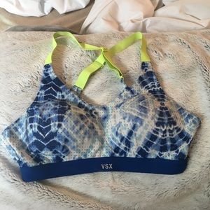 sports bra