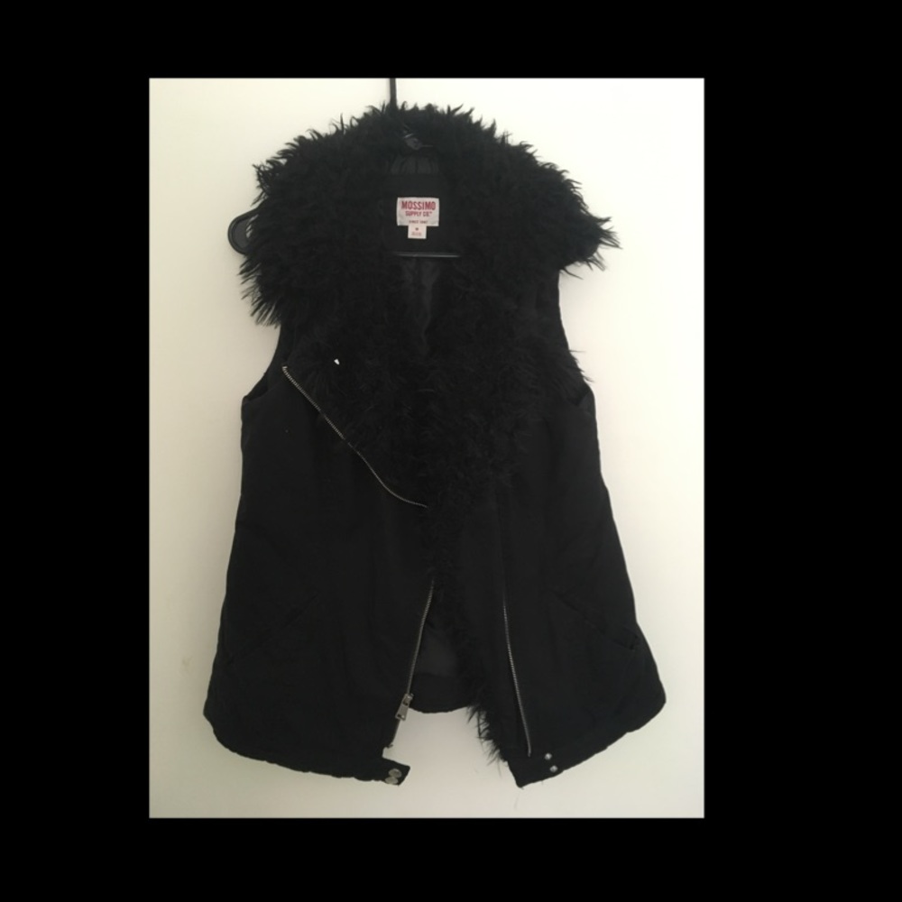 Black Vest with faux fur collar