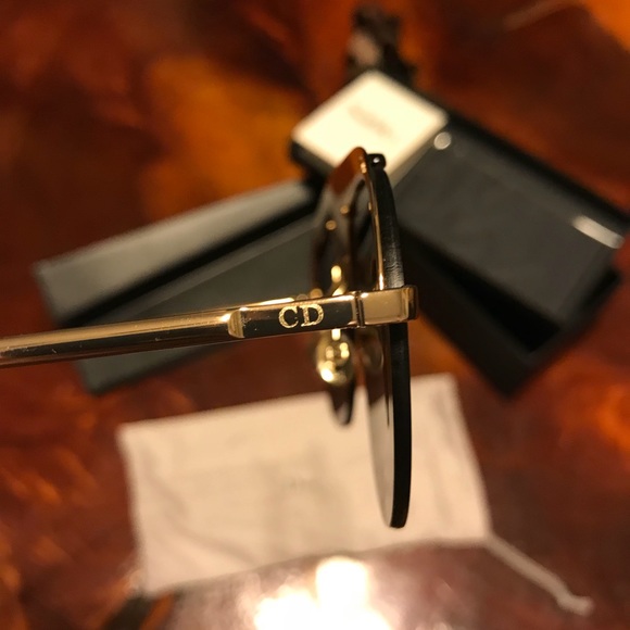 Dio(R)evolution Sunglasses - Black and Gold Tone - Picture 4 of 6