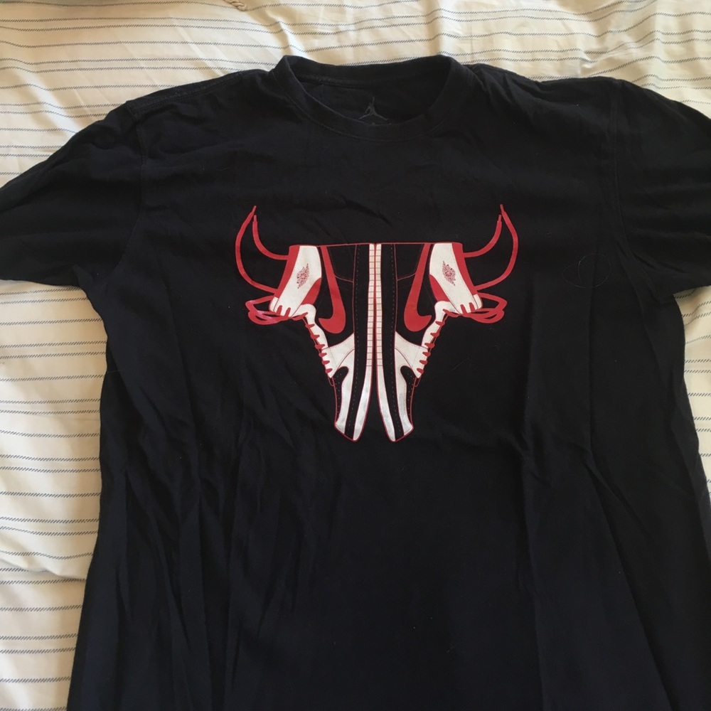 3 large jordan tshirts