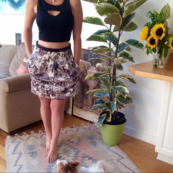 BCBGMaxAzria White / Grey Seashell Print Skirt - Picture 3 of 8