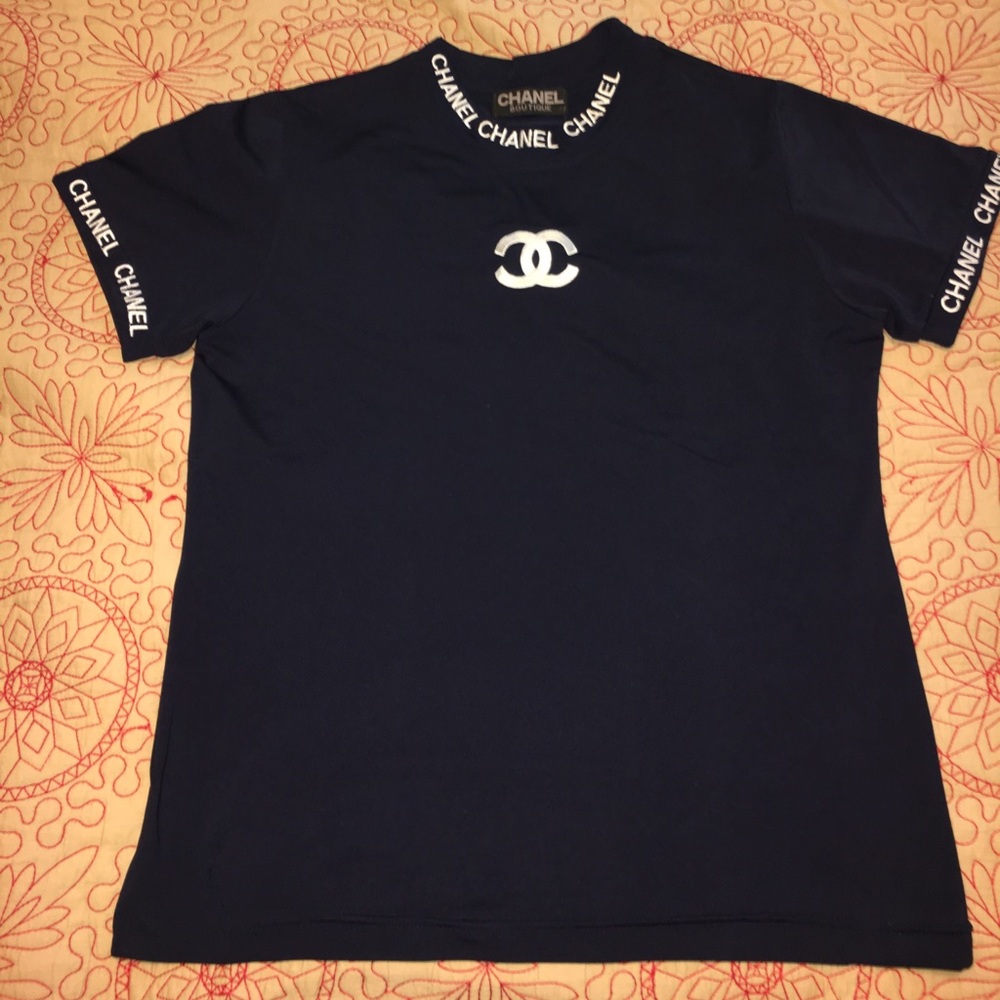 Chanel, size M, color Navy