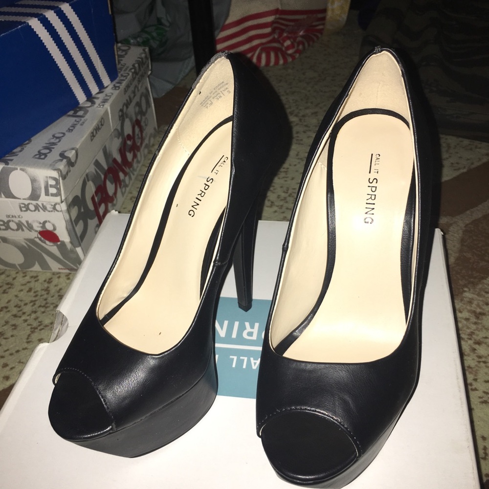 Peep toe Heels Call it spring 7.5