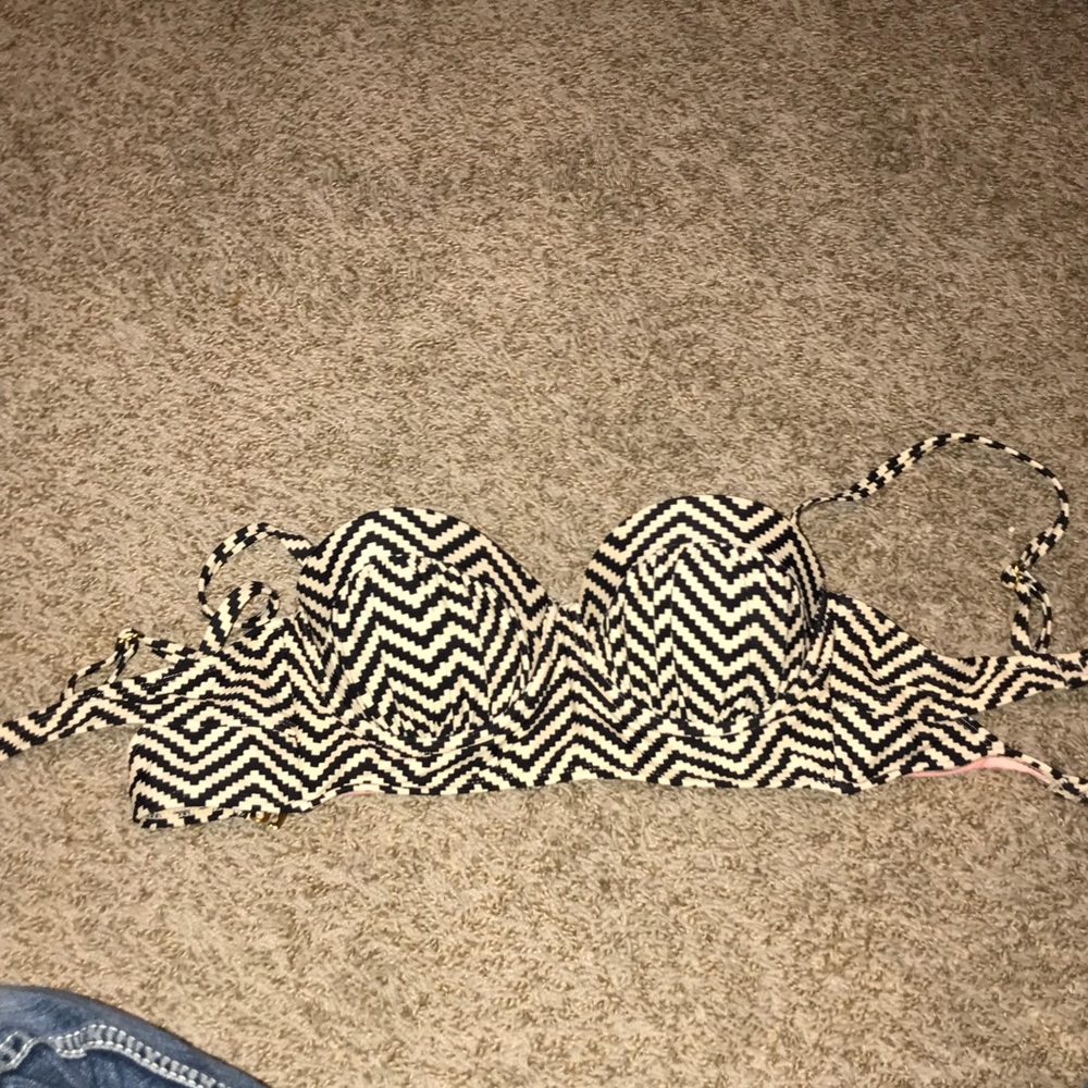 BRAND NEW TARGET BRAND SWIMSUIT TOP!