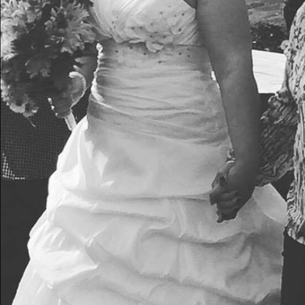 Wedding dress size 16..Moniquel Huillier brand