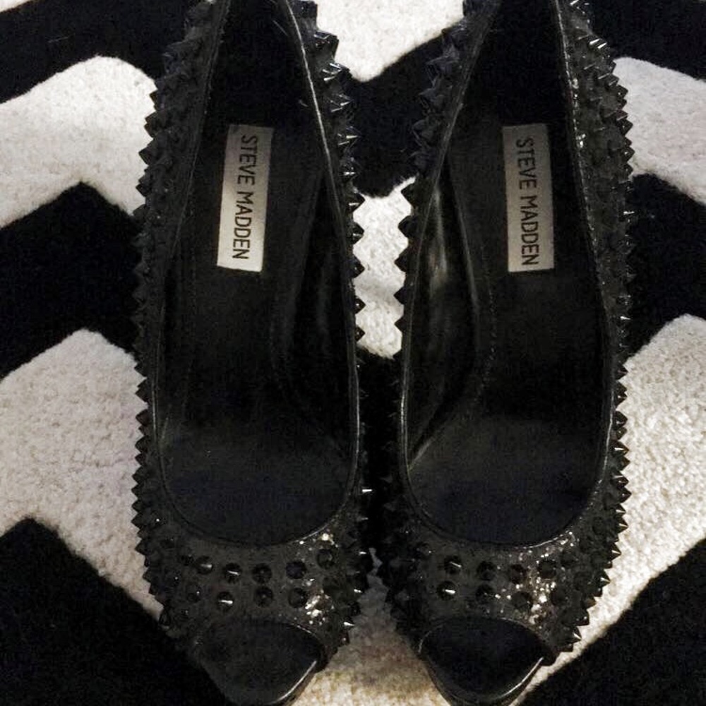 Steve Madden black "Awwsome" spike heels.