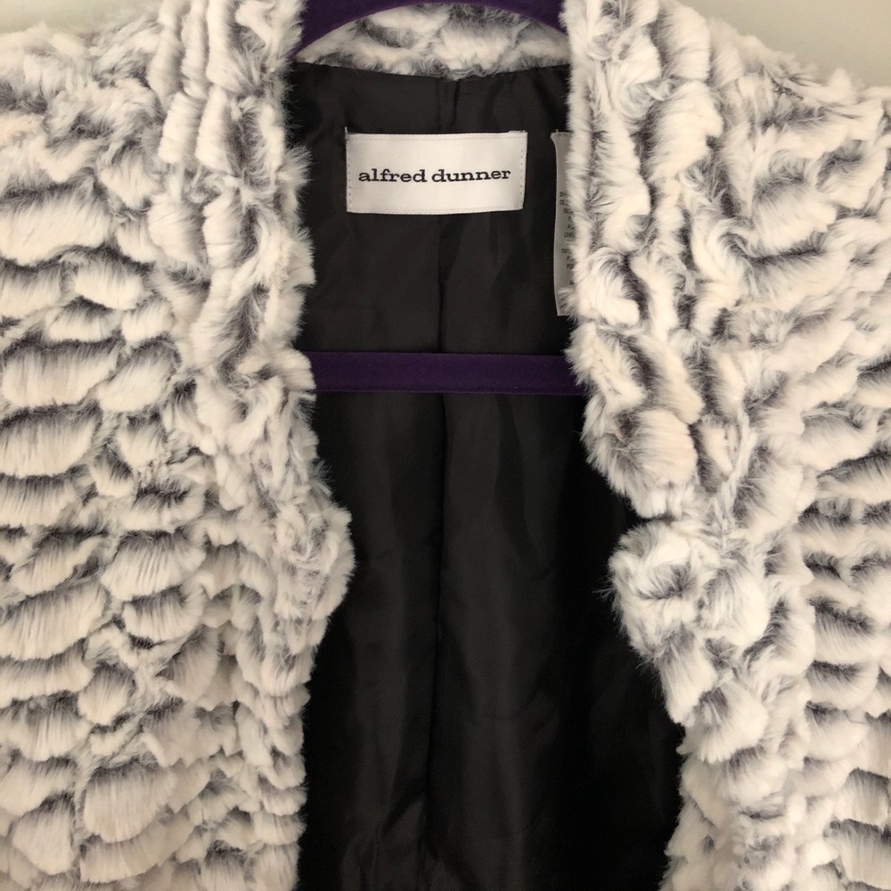 Light Fuzzy Jacket - Picture 3 of 6