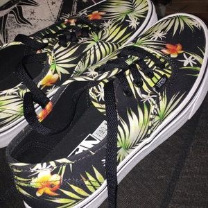 Size 7 womens vans