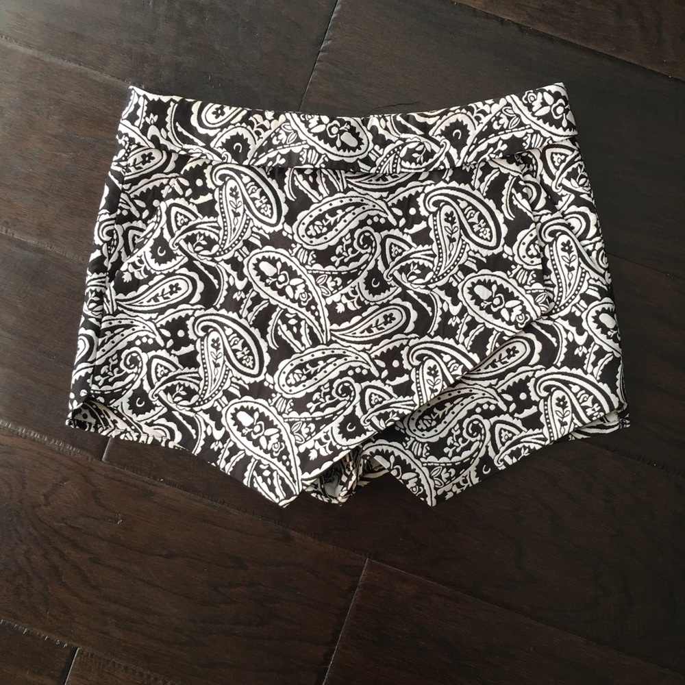 Black and white SKORT! 🐼