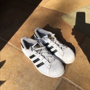 White adidas superstar sneaker