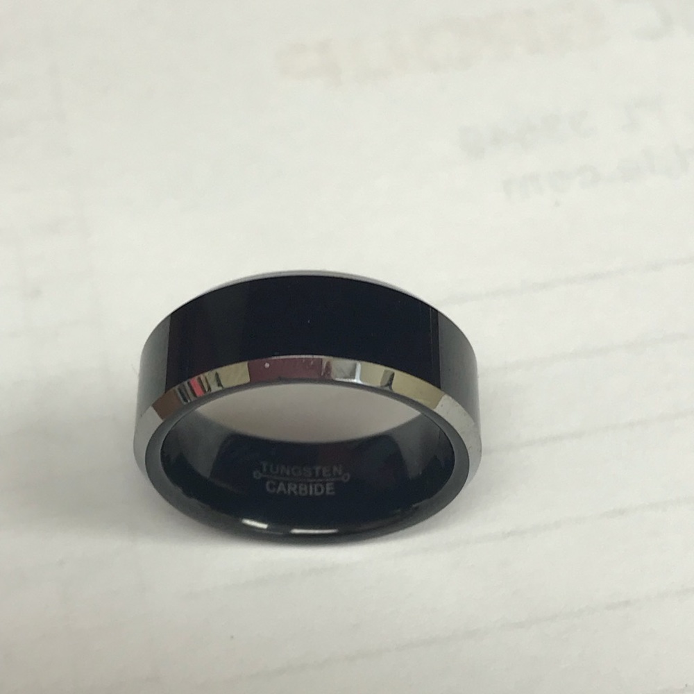 New men’s tungsten wedding band