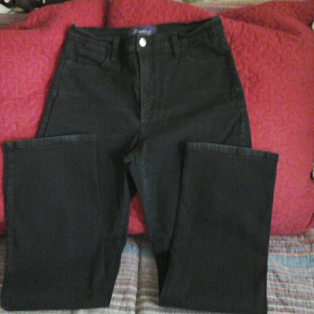 NYD Jeans "Straight leg" w Lift-tuck Technology