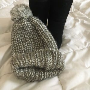 Chunky Knit beanie w/ PomPom