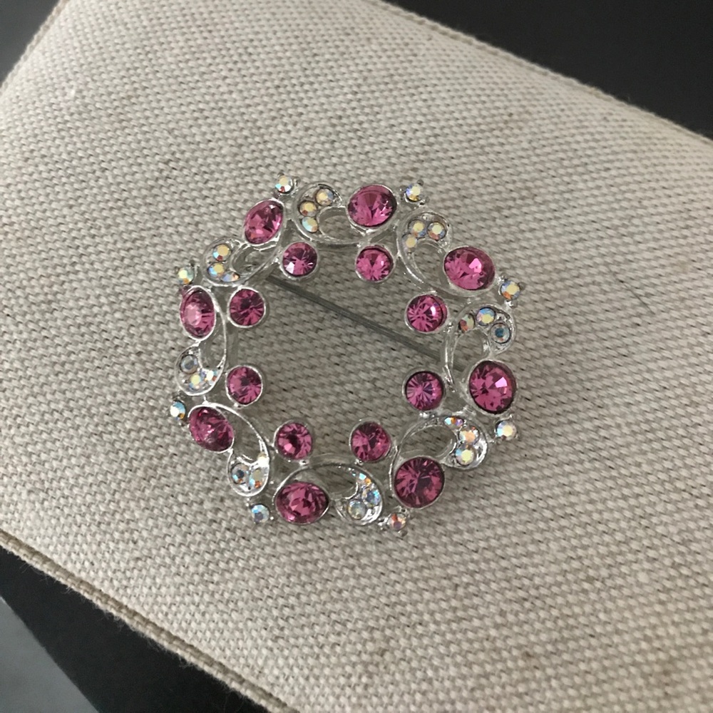 Pink & aurora borealis rhinestone brooch/pin