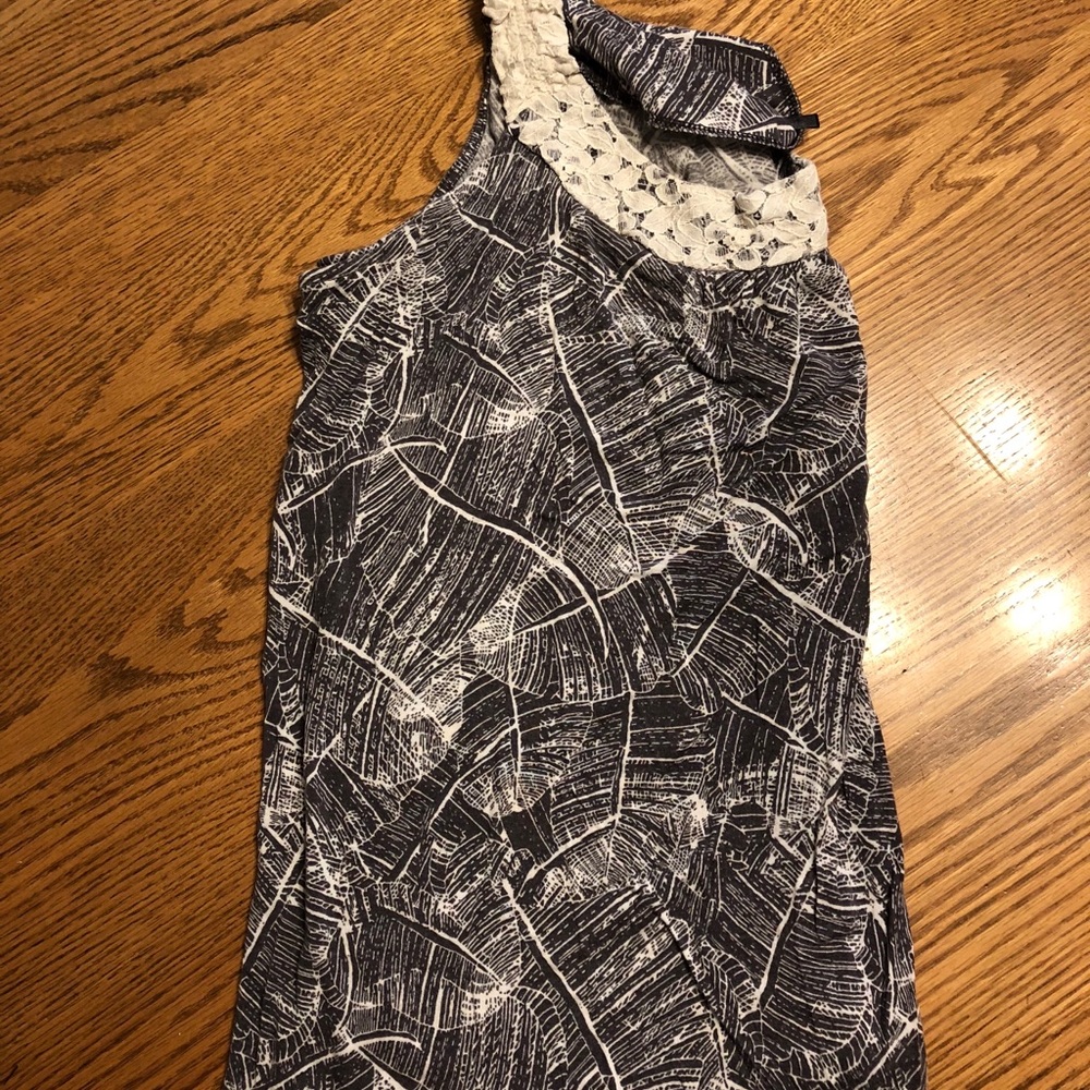 Daisy Fuentes Sleeveless Top