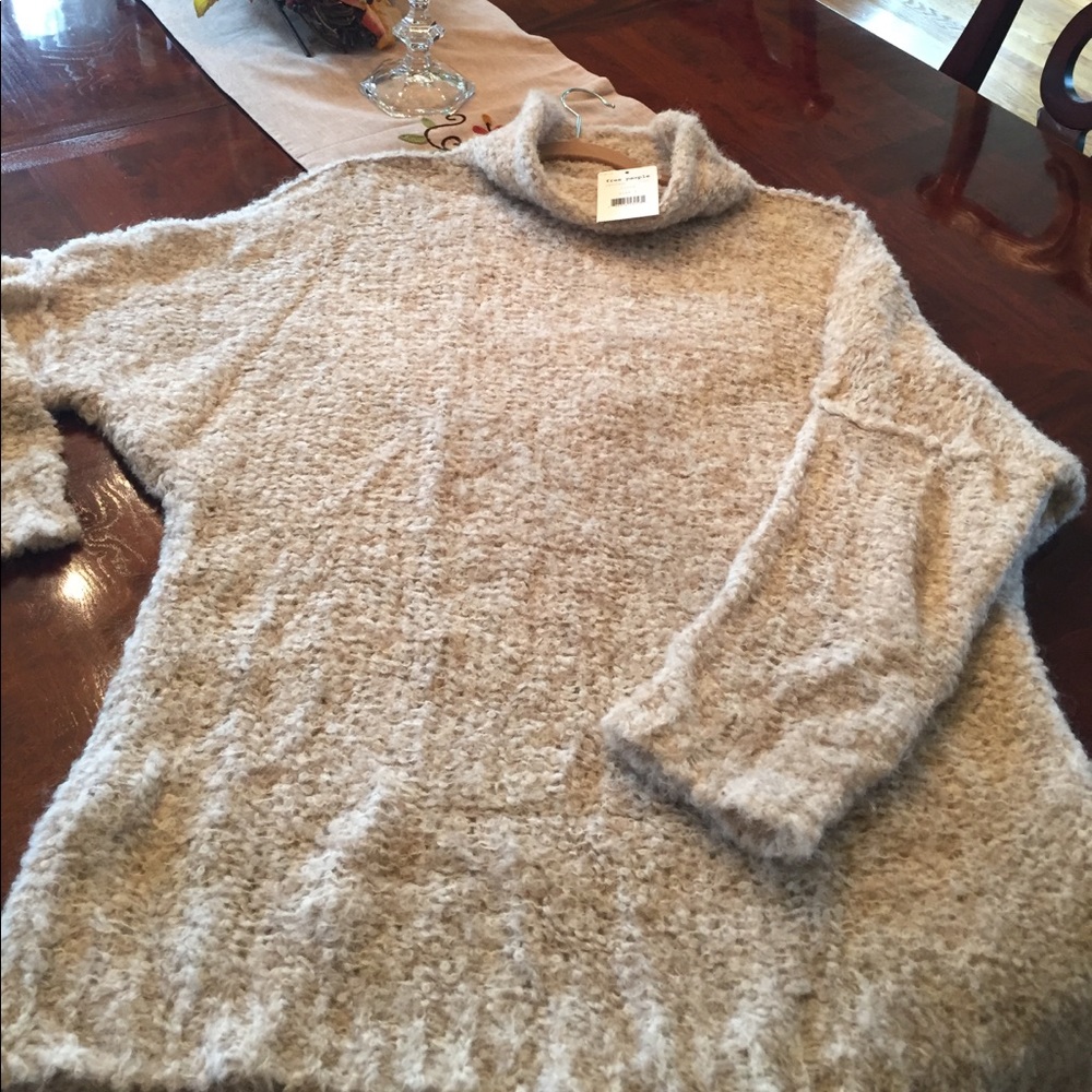 NWT FREE PEOPLE SWEATER