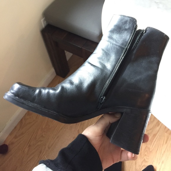 Black 90s chunky leather boots - Picture 3 of 7