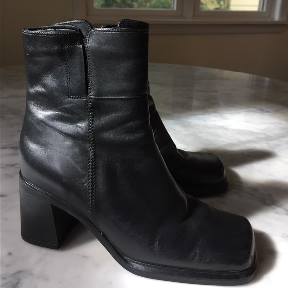 Black 90s chunky leather boots - Picture 5 of 7