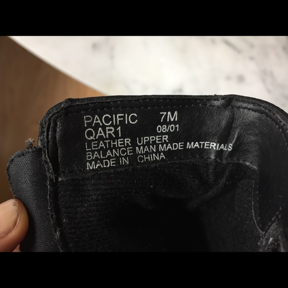 Black 90s chunky leather boots - Picture 6 of 7