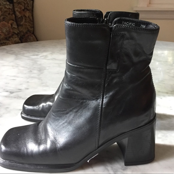 Black 90s chunky leather boots - Picture 7 of 7