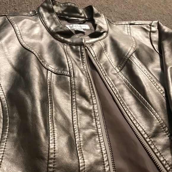 Gold jacket - Picture 2 of 3