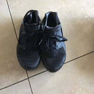 Boys Black Nike Sneakers