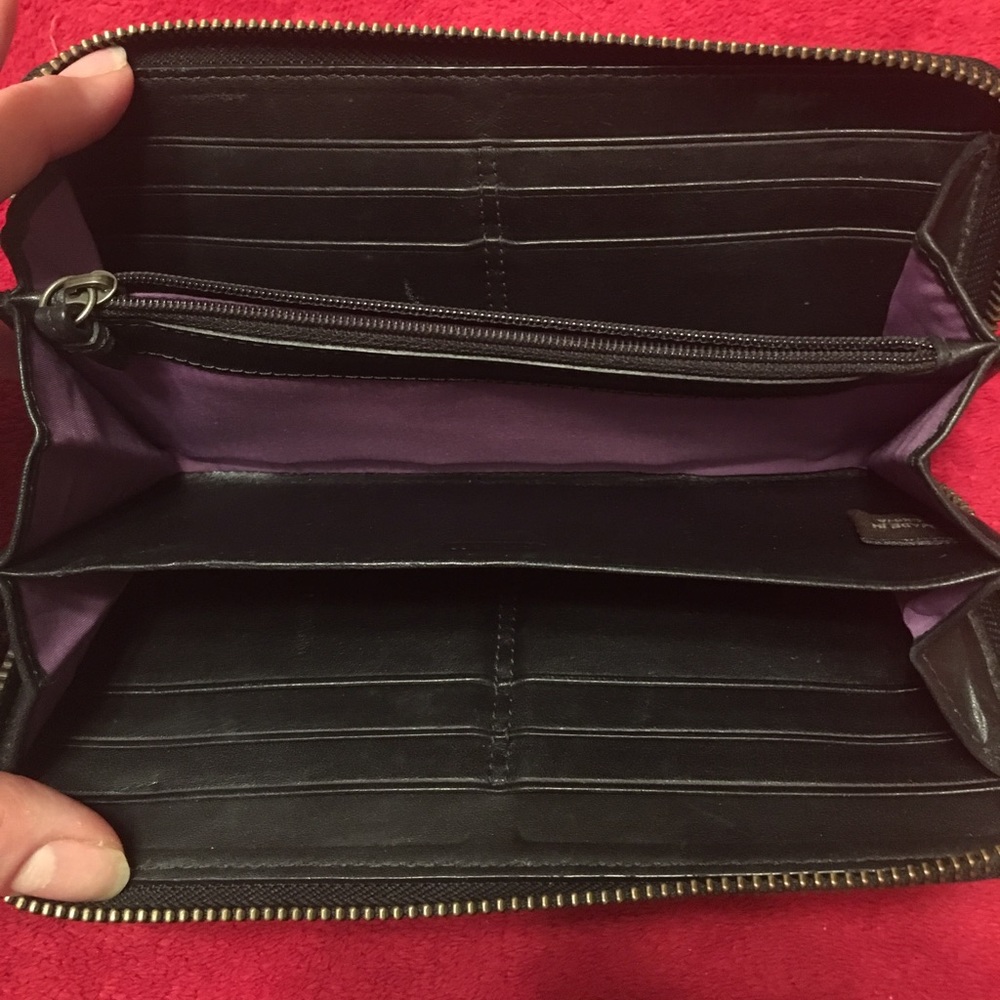 Beautiful Authentic Coach wallet - Picture 3 of 8