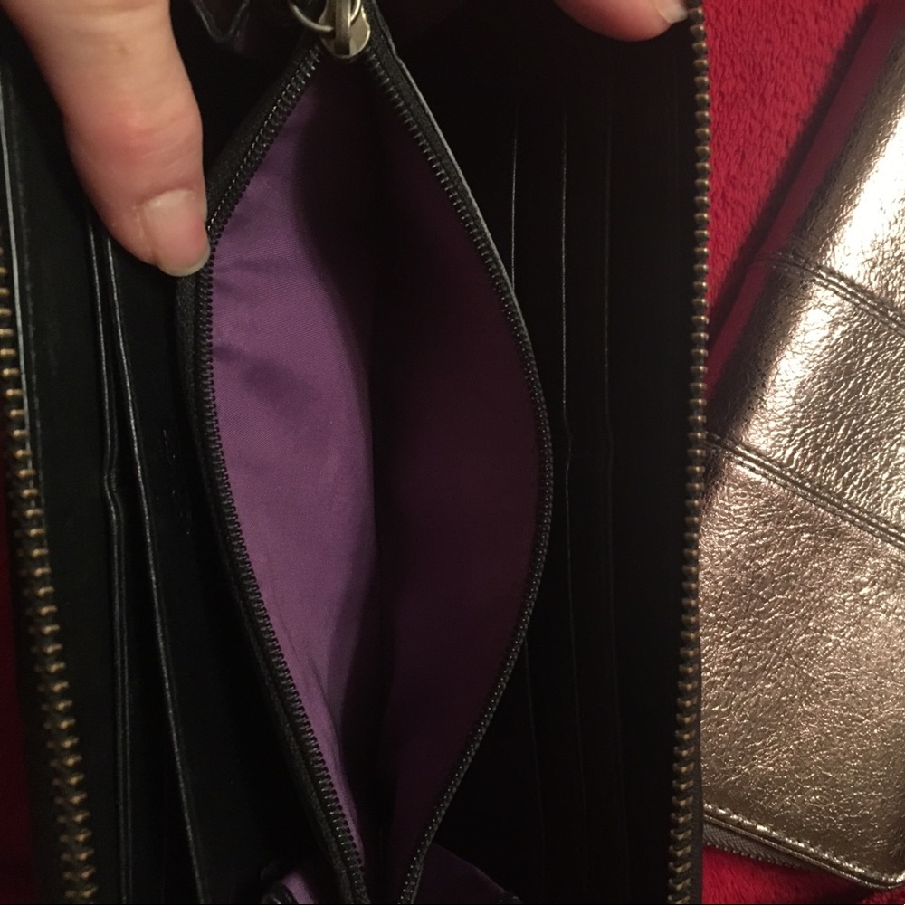 Beautiful Authentic Coach wallet - Picture 4 of 8