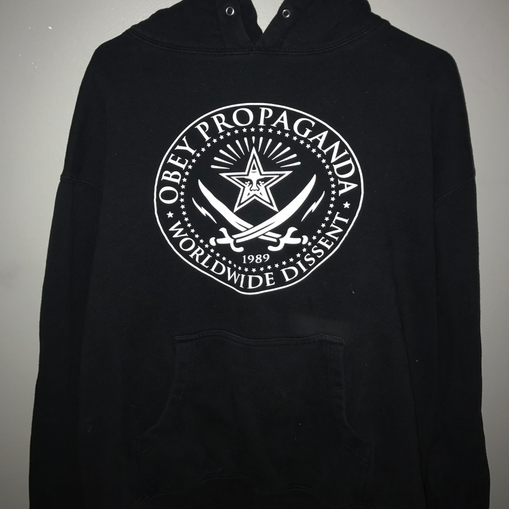obey propaganda pull over black sweatshirt